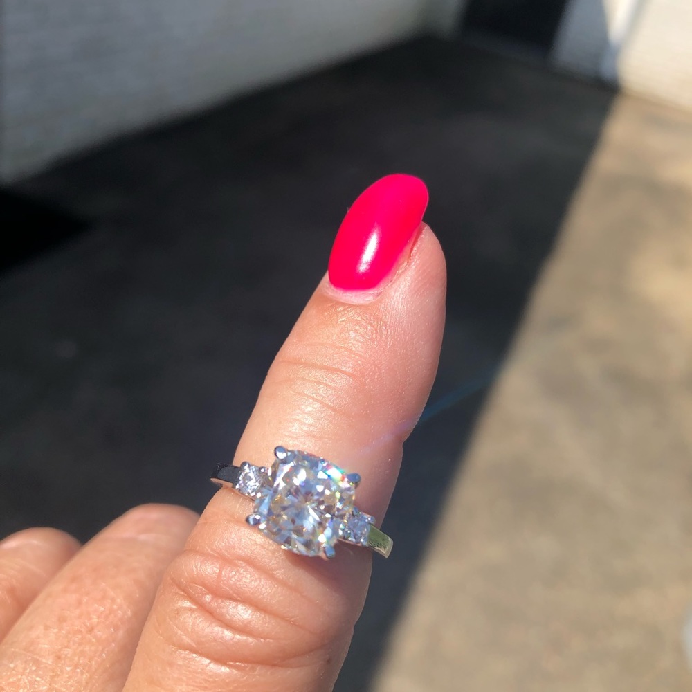 Moissanite 2ct cushion cut